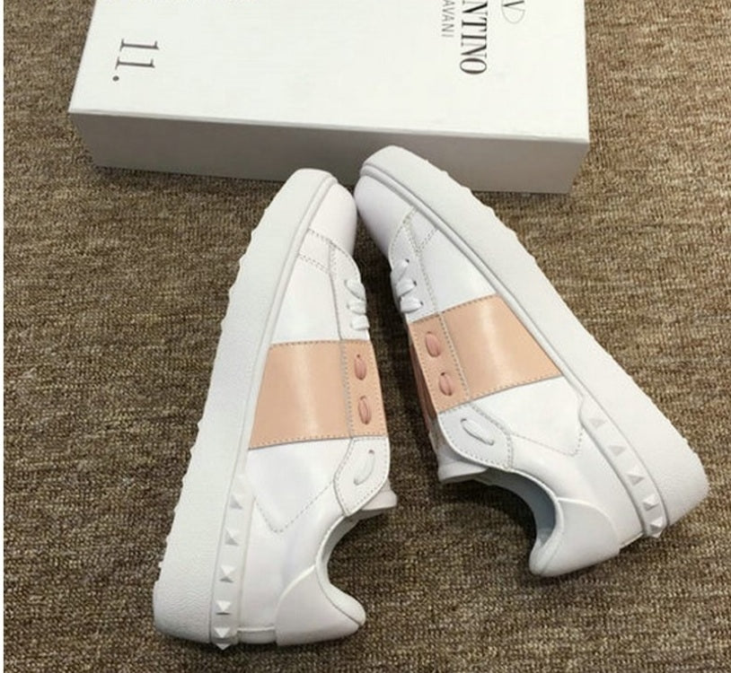 Les baskets sneakers Valentino incarnent un style emblématique et un luxe italien.

 leur design élégant.pas cher. Le moins cher.