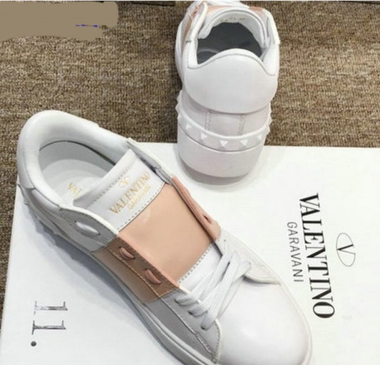 Les baskets sneakers Valentino incarnent un style emblématique et un luxe italien.

 leur design élégant.pas cher. Le moins cher.