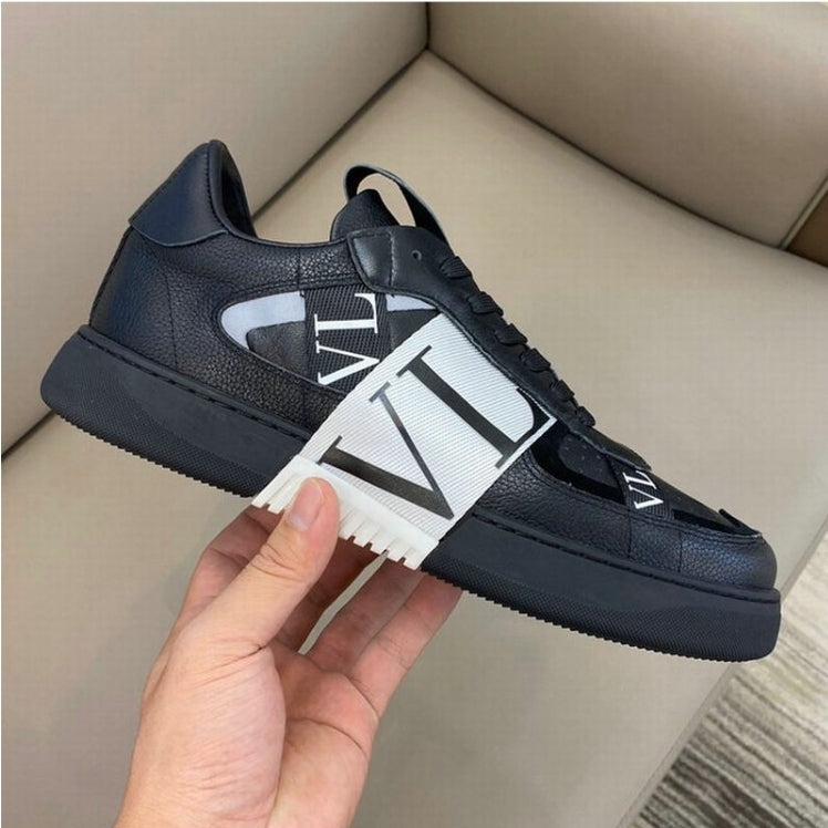 Les baskets sneakers Valentino incarnent un style emblématique et un luxe italien.

 leur design élégant.pas cher. Le moins cher.