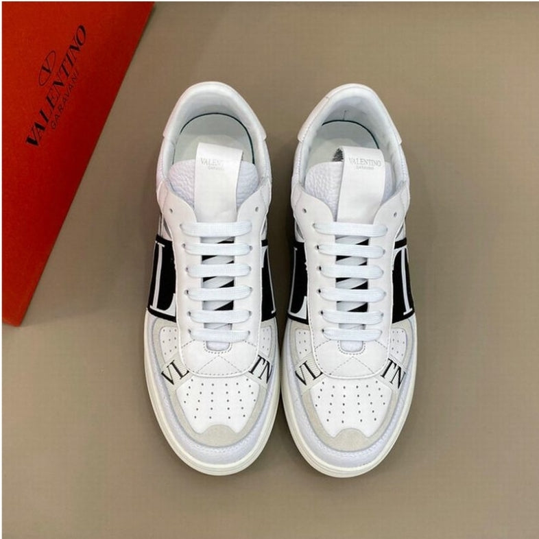 Les baskets sneakers Valentino incarnent un style emblématique et un luxe italien.

 leur design élégant.pas cher. Le moins cher.