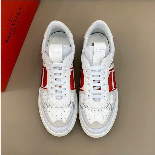 Les baskets sneakers Valentino incarnent un style emblématique et un luxe italien.

 leur design élégant.pas cher. Le moins cher.