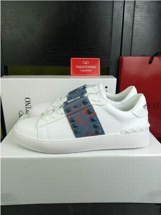 Les baskets sneakers Valentino incarnent un style emblématique et un luxe italien.

 leur design élégant.pas cher. Le moins cher.