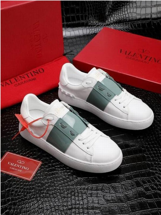 Les baskets sneakers Valentino incarnent un style emblématique et un luxe italien.

 leur design élégant.pas cher. Le moins cher.