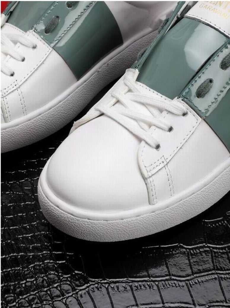 Les baskets sneakers Valentino incarnent un style emblématique et un luxe italien.

 leur design élégant.pas cher. Le moins cher.