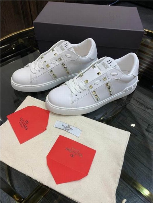 Les baskets sneakers Valentino incarnent un style emblématique et un luxe italien.

 leur design élégant.pas cher. Le moins cher.