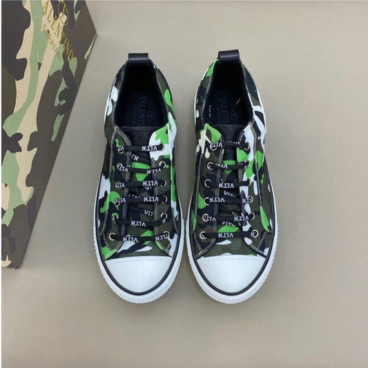 Les baskets sneakers Valentino incarnent un style emblématique et un luxe italien.
 leur design élégant.pas cher. Le moins cher.