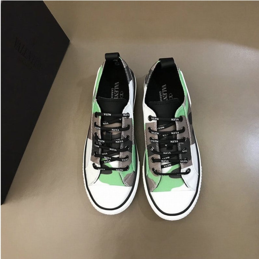 Les baskets sneakers Valentino incarnent un style emblématique et un luxe italien.

 leur design élégant.pas cher. Le moins cher.