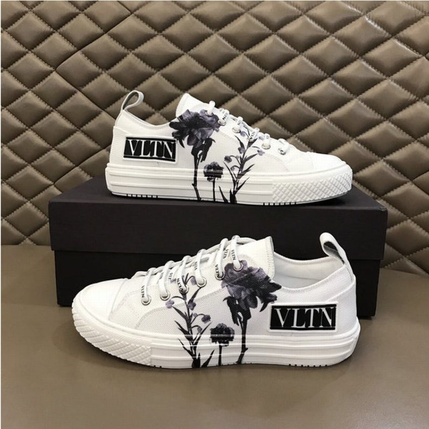 Les baskets sneakers Valentino incarnent un style emblématique et un luxe italien.

 leur design élégant.pas cher. Le moins cher.