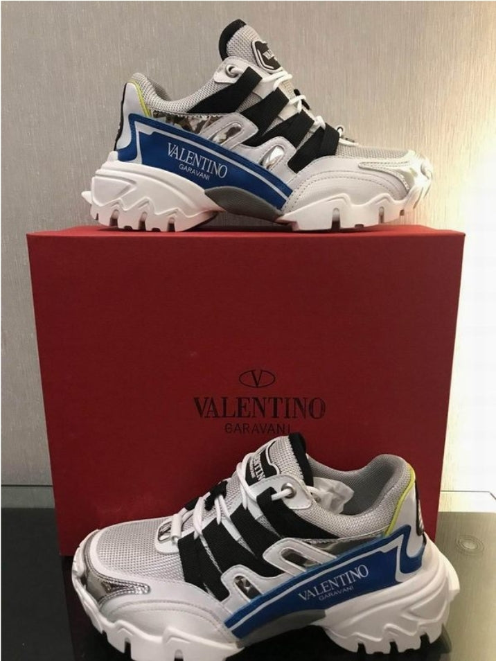 Les baskets sneakers Valentino incarnent un style emblématique et un luxe italien.

 leur design élégant.pas cher. Le moins cher.