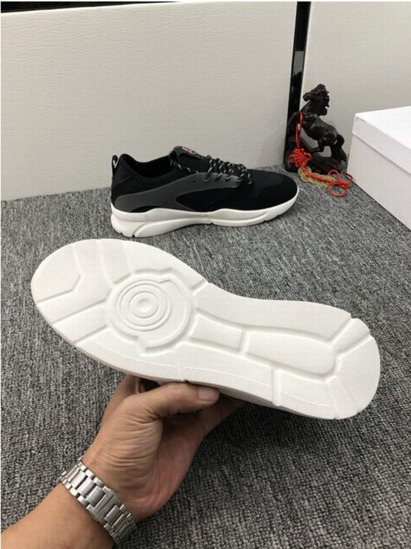 Les baskets sneakers Moncler combinent style sophistiqué et performance haut de gamme.

 leur design élégant.pas cher.le moins cher.