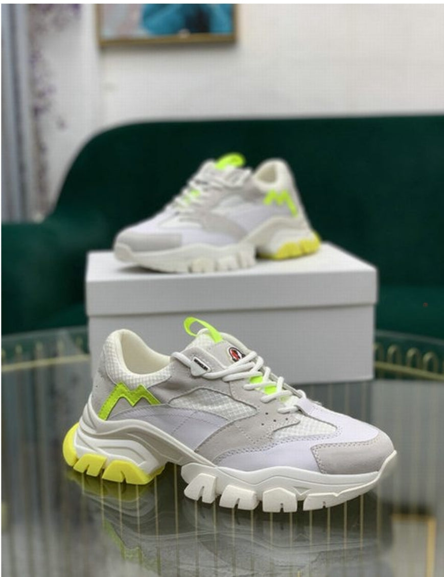 Les baskets sneakers Moncler combinent style sophistiqué et performance haut de gamme.

 leur design élégant.pas cher.le moins cher.
