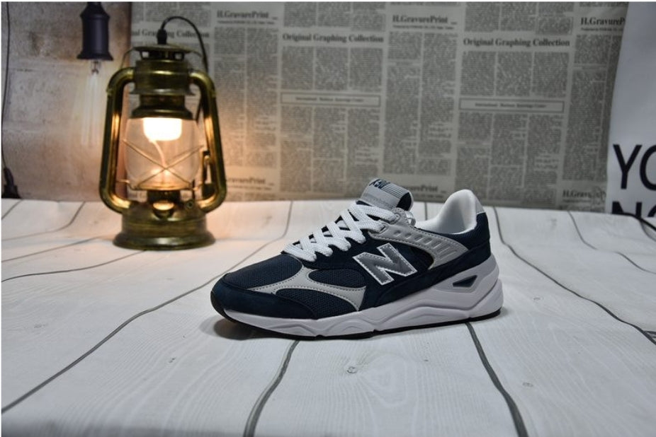 Les baskets New Balance allient style et confort. Leur design classique et leurs matériaux de haute qualité en font un choix idéal pour les amateurs de sneakers.pas cher. Le moins cher.