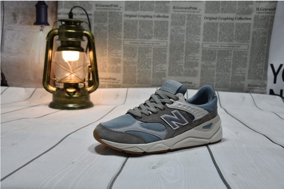 Les baskets New Balance allient style et confort. Leur design classique et leurs matériaux de haute qualité en font un choix idéal pour les amateurs de sneakers.pas cher. Le moins cher.
