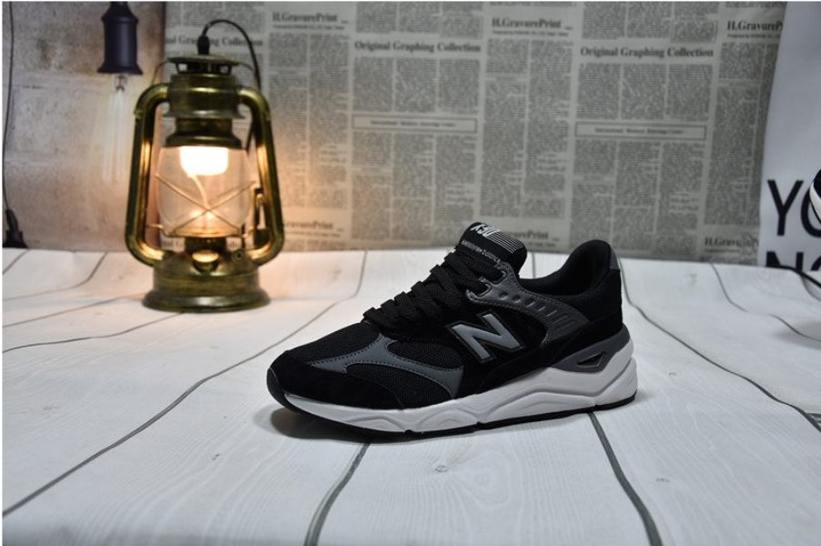 Les baskets New Balance allient style et confort. Leur design classique et leurs matériaux de haute qualité en font un choix idéal pour les amateurs de sneakers.pas cher. Le moins cher.