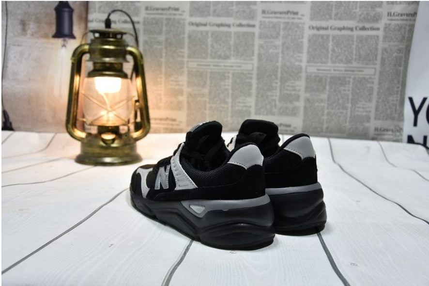 Les baskets New Balance allient style et confort. Leur design classique et leurs matériaux de haute qualité en font un choix idéal pour les amateurs de sneakers.pas cher. Le moins cher.