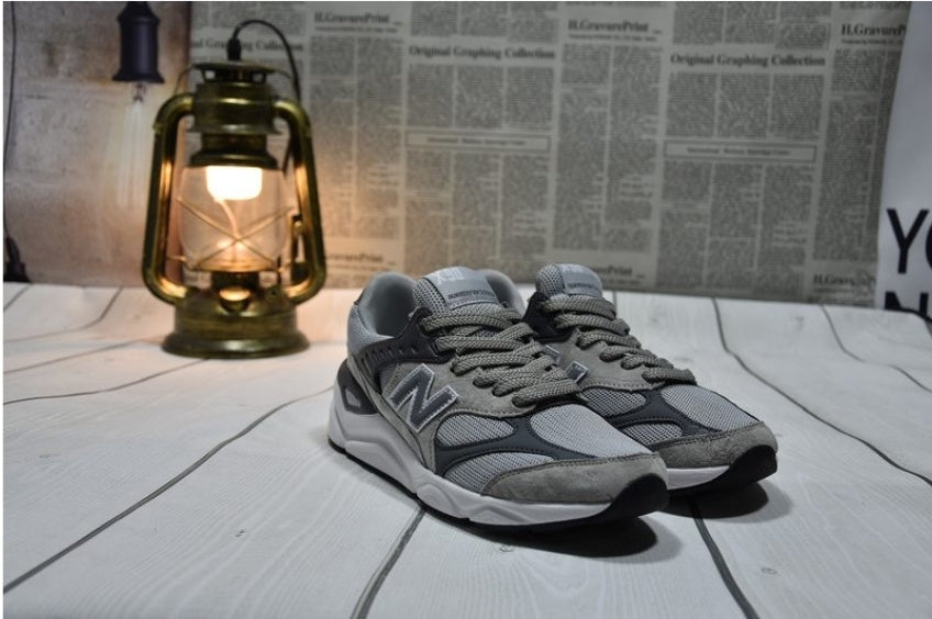 Les baskets New Balance allient style et confort. Leur design classique et leurs matériaux de haute qualité en font un choix idéal pour les amateurs de sneakers.pas cher. Le moins cher.