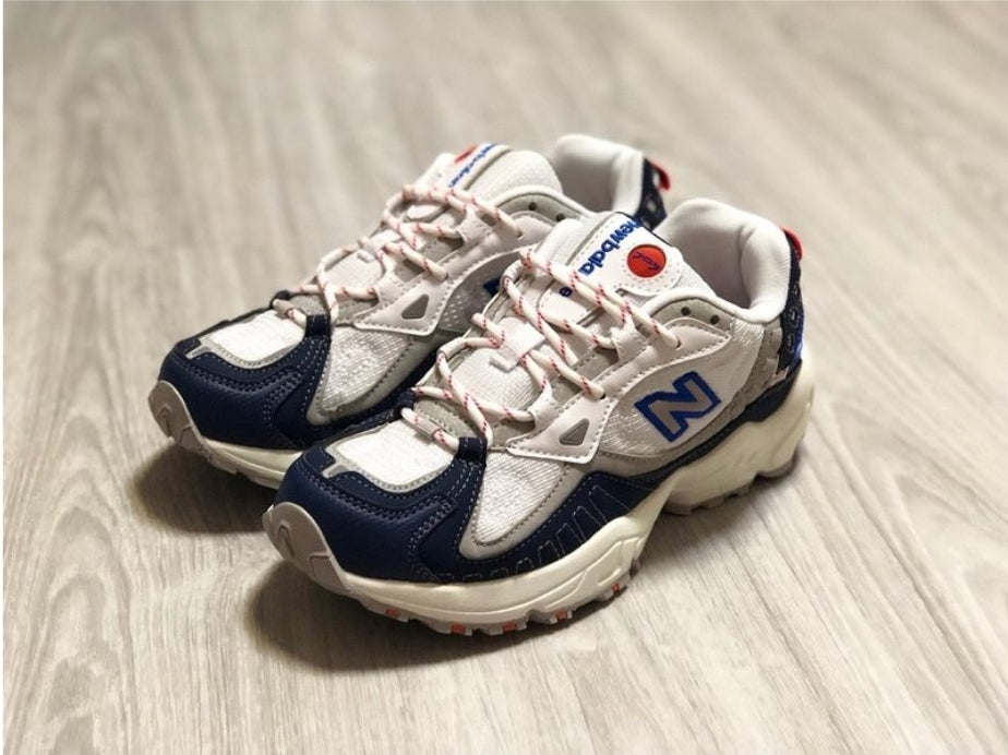Les baskets New Balance allient style et confort. Leur design classique et leurs matériaux de haute qualité en font un choix idéal pour les amateurs de sneakers.pas cher. Le moins cher.