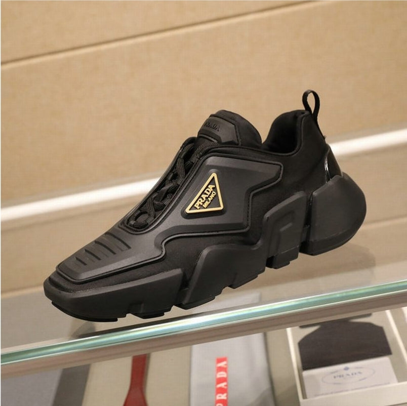 Les baskets sneakers Prada incarnent un style emblématique et un luxe italien.

 leur design élégant.pas cher,le moins cher.