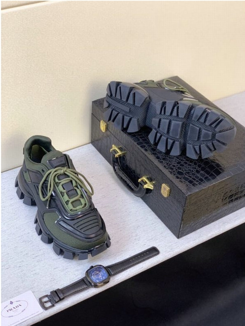 Les baskets sneakers Prada incarnent un style emblématique et un luxe italien.

 leur design élégant.pas cher,le moins cher.