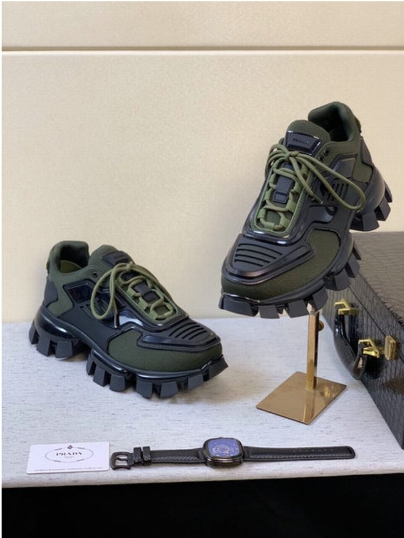 Les baskets sneakers Prada incarnent un style emblématique et un luxe italien.

 leur design élégant.pas cher,le moins cher.