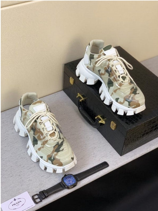 Les baskets sneakers Prada incarnent un style emblématique et un luxe italien.

 leur design élégant.pas cher,le moins cher.