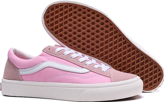 Les baskets Vans combinent  style et performance. Leur design  matériaux durables en font un  mode. Pas cher. Le moins cher.