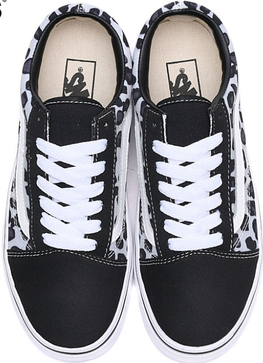 Les baskets Vans combinent  style et performance. Leur design  matériaux durables en font un  mode. Pas cher. Le moins cher.