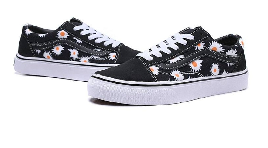 Les baskets Vans combinent  style et performance. Leur design  matériaux durables en font un  mode. Pas cher. Le moins cher.