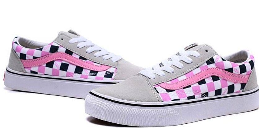 Les baskets Vans combinent  style et performance. Leur design  matériaux durables en font un  mode. Pas cher. Le moins cher.