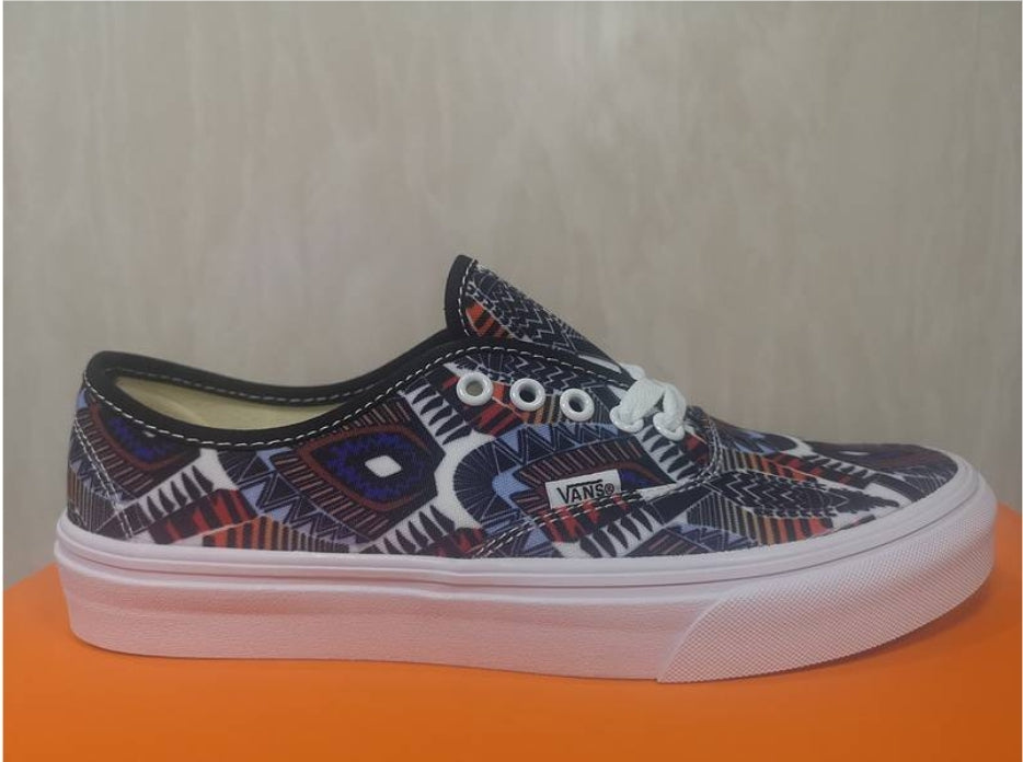 Les baskets Vans combinent  style et performance. Leur design  matériaux durables en font un  mode. Pas cher. Le moins cher.