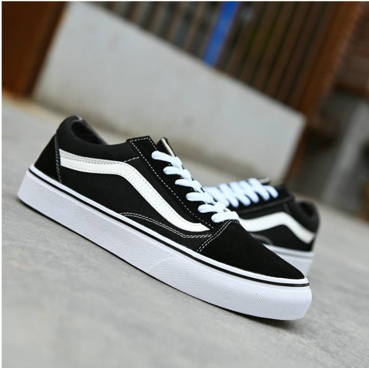 Les baskets Vans combinent  style et performance. Leur design  matériaux durables en font un  mode. Pas cher. Le moins cher.