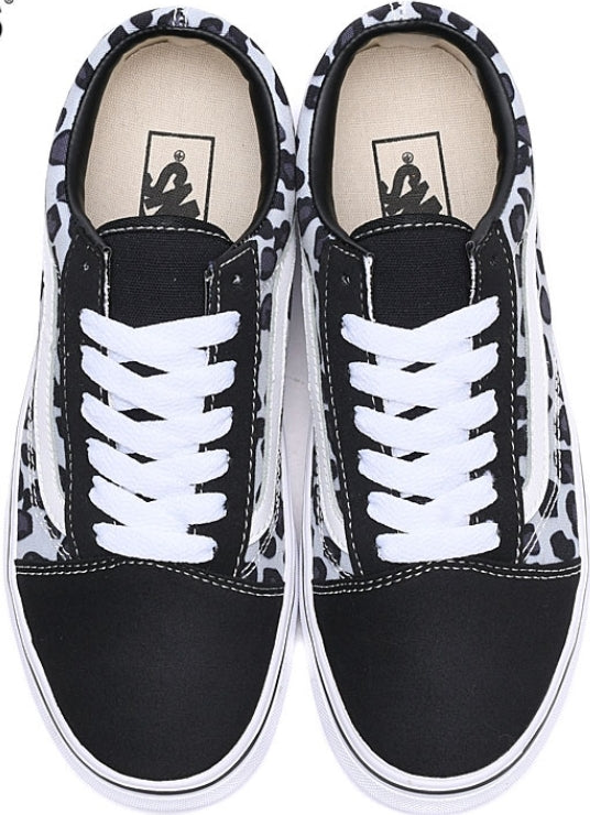 Les baskets Vans combinent  style et performance. Leur design  matériaux durables en font un  mode. Pas cher. Le moins cher.