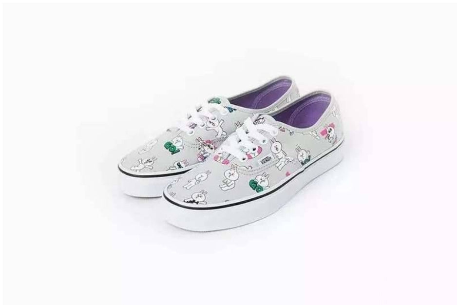 Les baskets Vans combinent parfaitement style et performance. Leur design iconique et leurs matériaux durables en font un choix populaire parmi les skateurs et les amateurs de mode. Pas cher. Le moins cher.