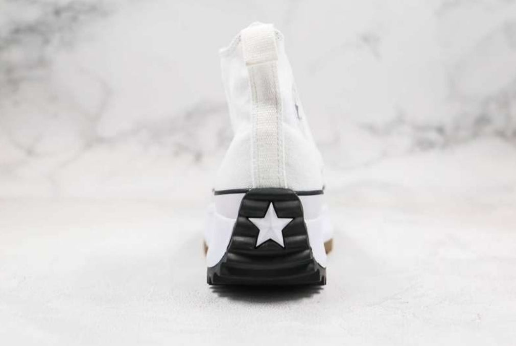 Les baskets Converse allient style intemporel et confort. Leur design emblématique avec la célèbre étoile et la  classique  choix incontournable