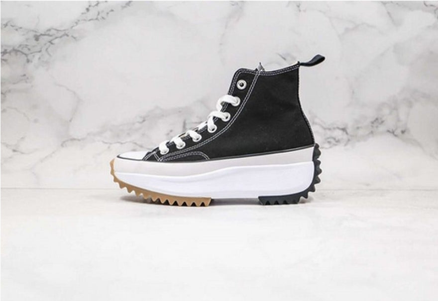 Les baskets Converse allient style intemporel et confort. Leur design emblématique avec la célèbre étoile et la  classique  choix incontournable