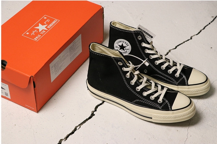 Les baskets Converse allient style intemporel et confort. Leur design emblématique avec la célèbre étoile et la  classique  choix incontournable