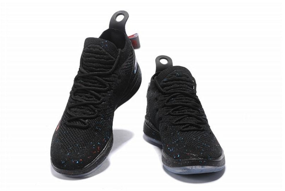 Les baskets Kevin Durant offrent un style emblématique et une performance exceptionnelle.

 design distinctif.pas cher. Le moins cher.