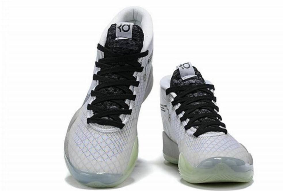 Les baskets Kevin Durant offrent un style emblématique et une performance exceptionnelle.

 design distinctif.pas cher. Le moins cher.