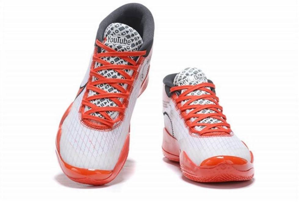 Les baskets Kevin Durant offrent un style emblématique et une performance exceptionnelle.

 design distinctif.pas cher. Le moins cher.
