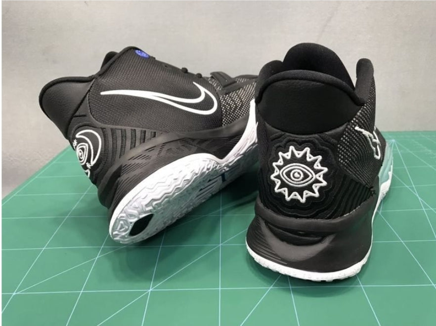 Les Basket kyrie Irving offrent un style emblématique et une performance exceptionnelle.

 leur design distinctif. Pas cher . Le moins cher. 
