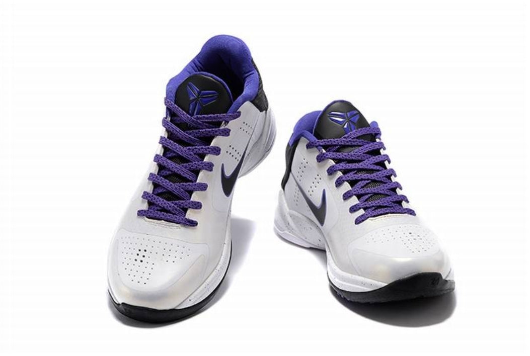 Les baskets Kobe Bryant offrent un style emblématique et une performance exceptionnelle.

 leur design distinctif. Pas cher . Le moins cher. 