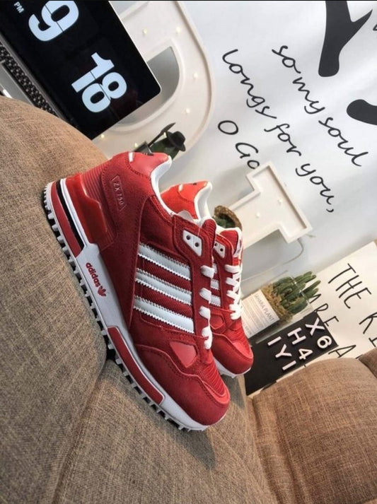 Les baskets Adidas ZX750 allient un style rétro à une performance exceptionnelle.
 design classique, pas cher.le moins cher.