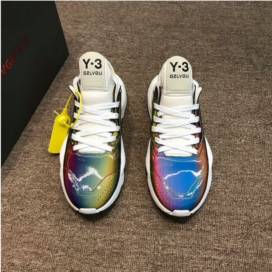 Les baskets Adidas Y-3 combinent un style avant-gardiste à une performance haut de gamme.

leur design innovant, pas cher. Le moins cher.