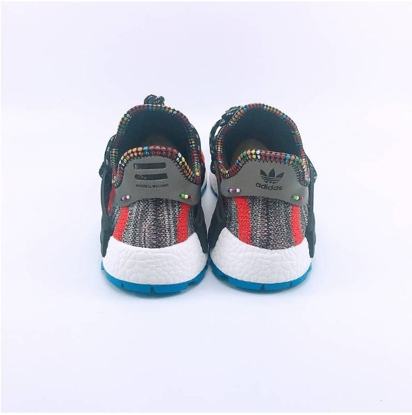 Les baskets Adidas Human Race allient un style audacieux à un engagement social.

 design unique. Pas cher. Le moins cher.