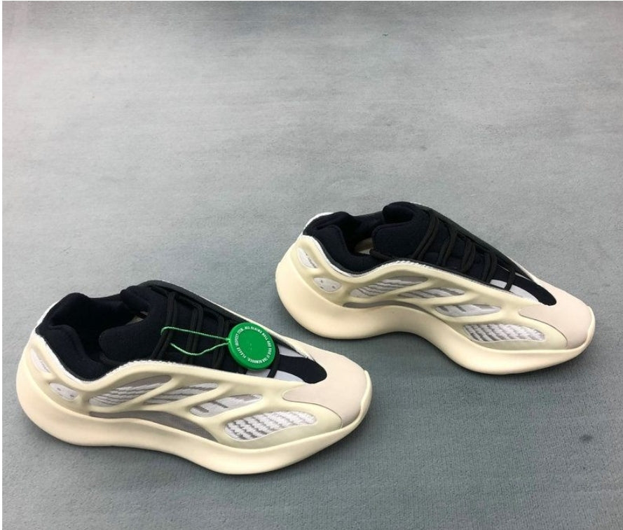 Les baskets Adidas Yeezy 700 V3 allient un style distinctif à un confort exceptionnel.

design unique. Pas cher. Le moins cher.