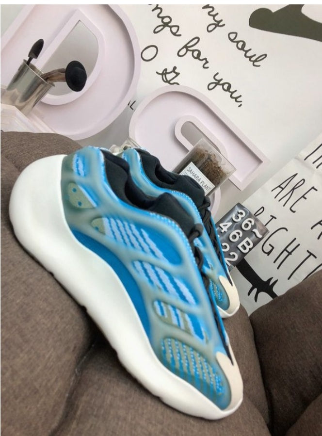 Les baskets Adidas Yeezy 700 V3 allient un style distinctif à un confort exceptionnel.

design unique. Pas cher. Le moins cher.