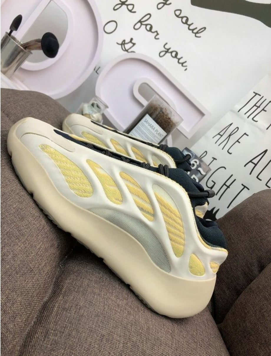 Les baskets Adidas Yeezy 700 V3 allient un style distinctif à un confort exceptionnel.

design unique. Pas cher. Le moins cher.