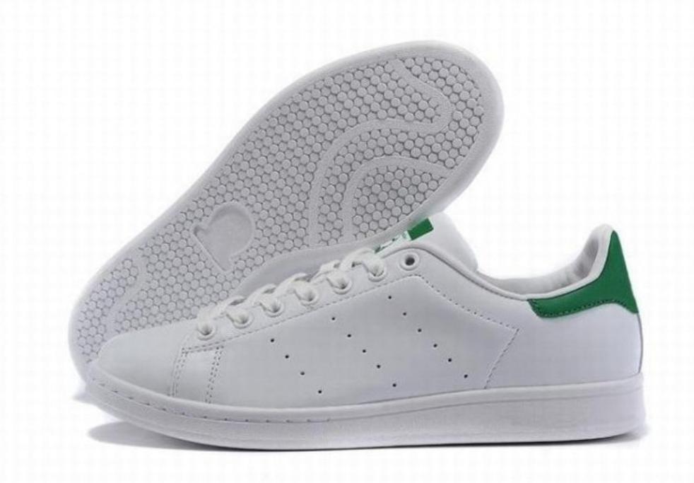 Les baskets adidas Stan Smith sont emblématiques, un symbole intemporel de style et de simplicité. Depuis leur introduction en 1965