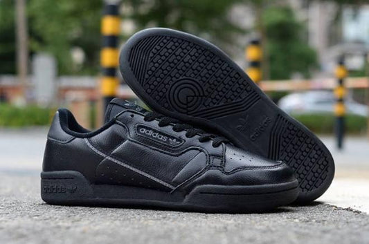 Les baskets Adidas Continental allient performance  et style intemporel.

Leur silhouette élégante.pas cher.le moins cher.
