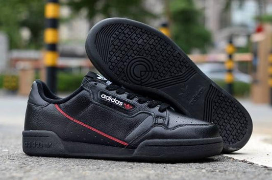 Les baskets Adidas Continental allient performance  et style intemporel.

Leur silhouette élégante.pas cher.le moins cher.